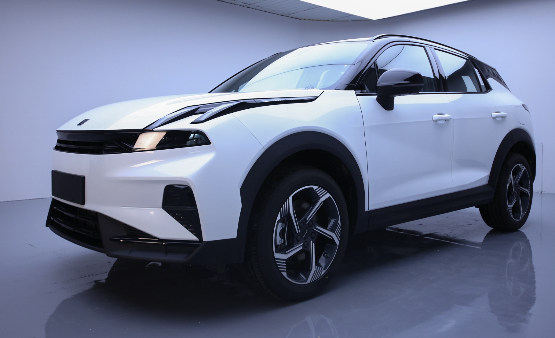 Lynk & Co 06